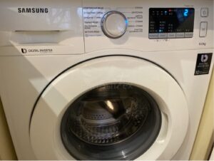 Bubble generator in washing machine
