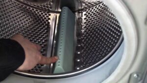 Why does the washing machine tear things?