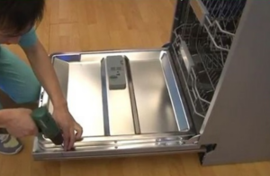 Disassembling a Hansa dishwasher