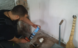 Fastening using self-tapping screws - 1