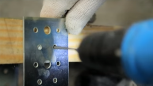 Fastening with corners - 1