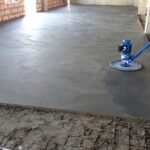 How long does it take for a semi-dry screed to dry?