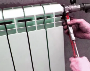 How to remove the battery in the kitchen