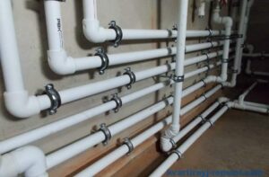 Metal-plastic or cross-linked polyethylene