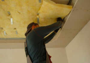 Sound insulation of interfloor ceilings using wooden beams