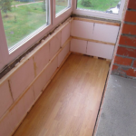 Insulation of balcony parapet