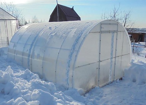 Ventilation in a greenhouse in winter