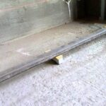 String beacons for floor screed