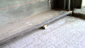 String beacons for floor screed