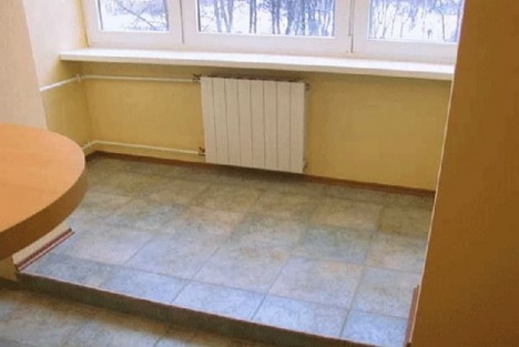 Installing a battery on the balcony